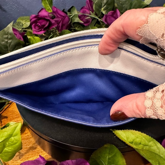 Coach Leather Ombre Wristlet EUC - Picture 3 of 9